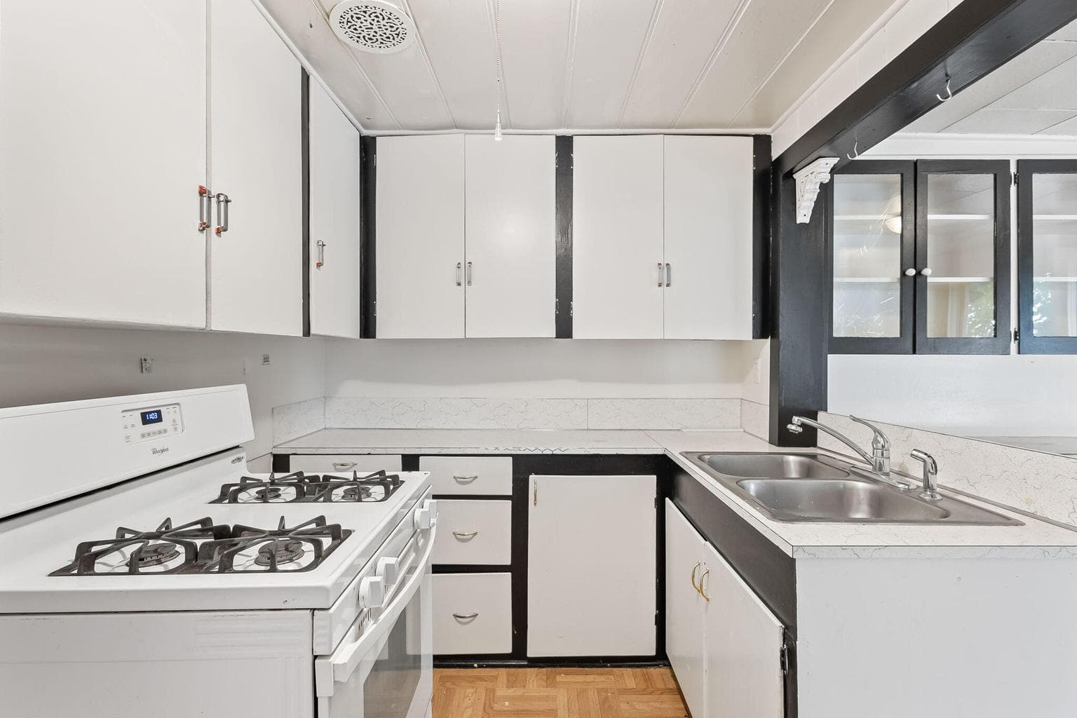 Photo of 305 NE 7th Street 43 of 70