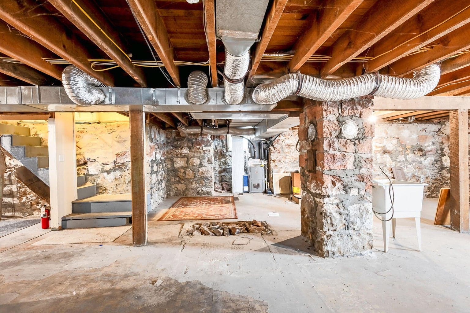 Photo of 305 NE 7th Street 49 of 70
