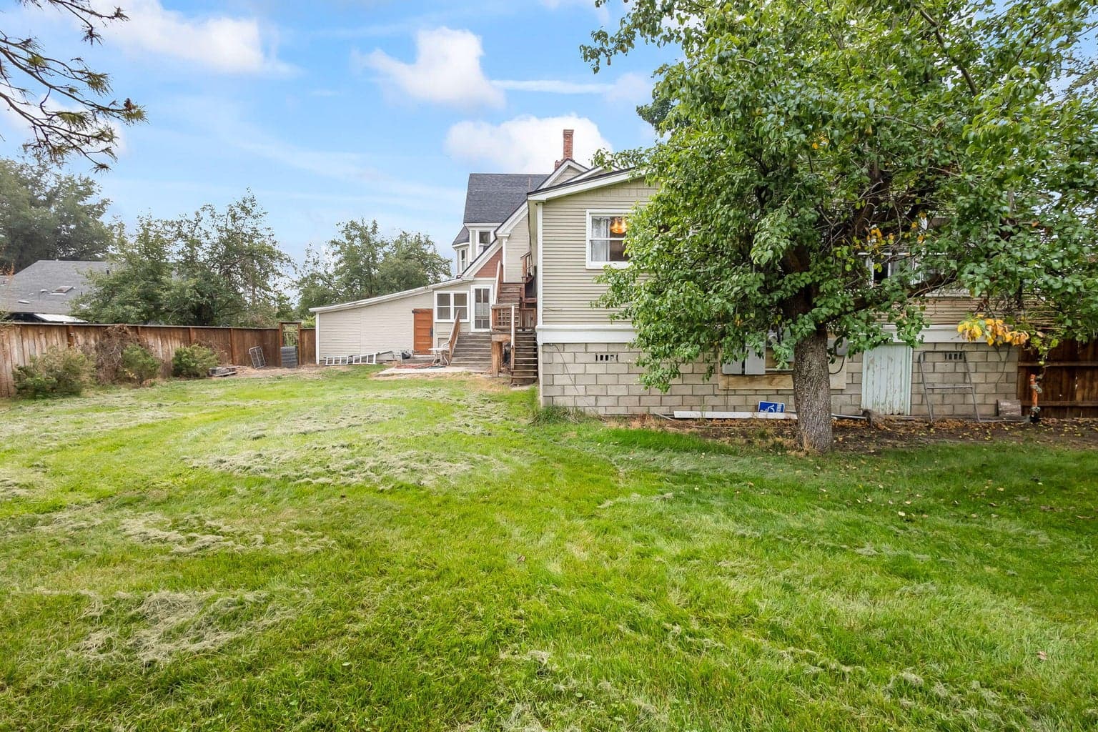 Photo of 305 NE 7th Street 52 of 70