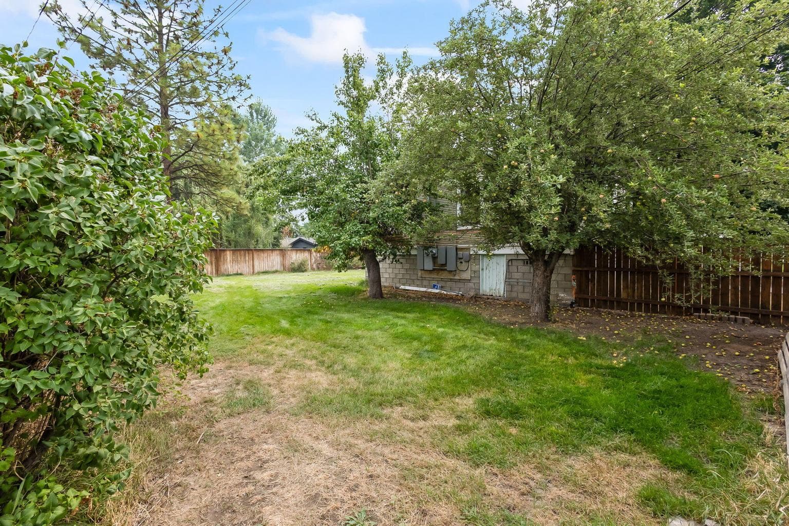 Photo of 305 NE 7th Street 53 of 70