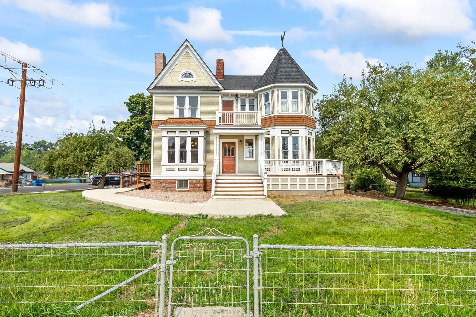 Photo of 305 NE 7th Street 54 of 70