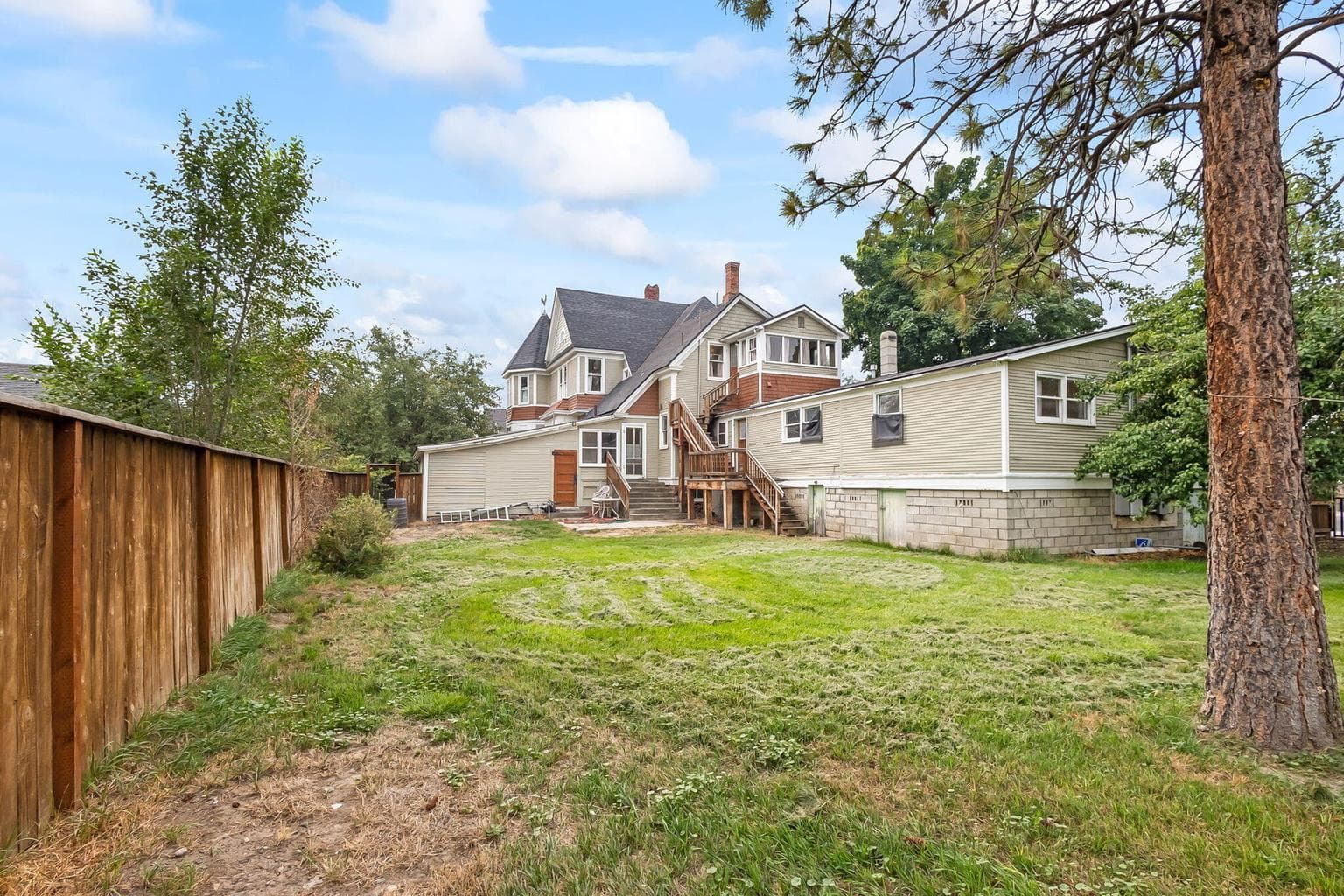 Photo of 305 NE 7th Street 60 of 70
