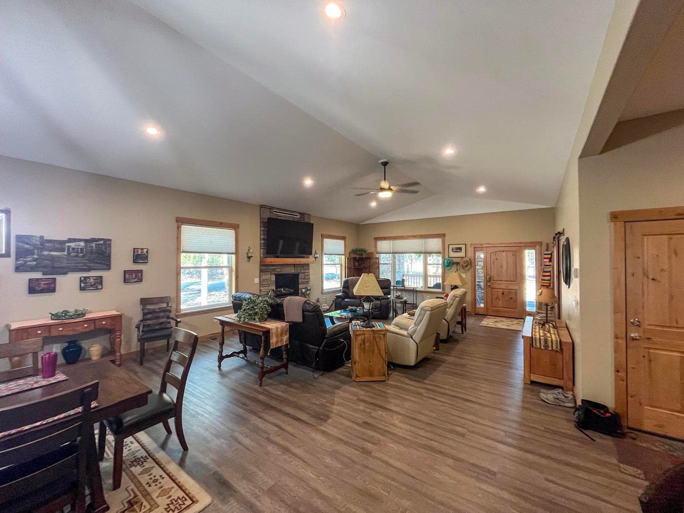 Photo of 12404 Beechwood Drive 11 of 39