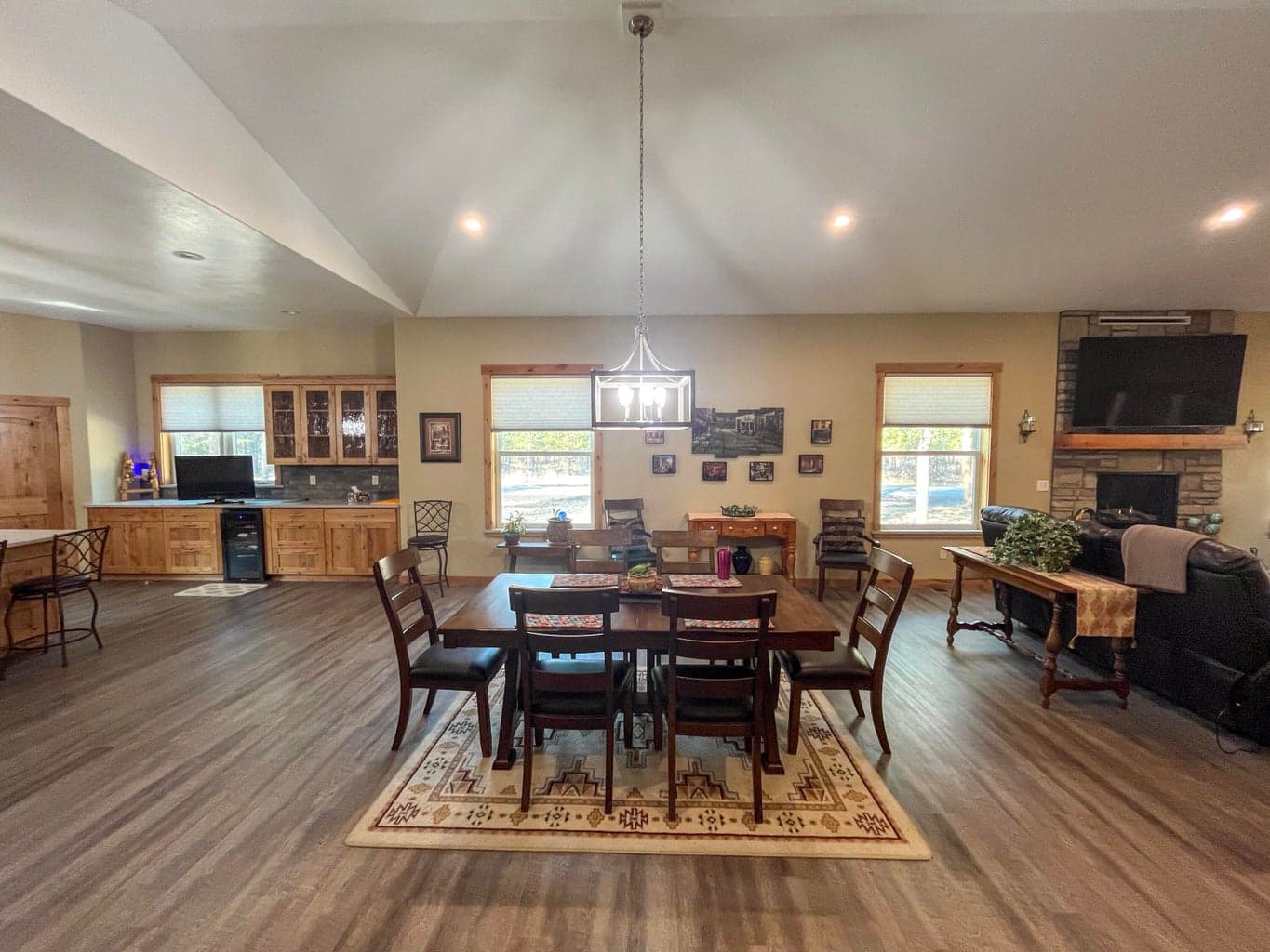 Photo of 12404 Beechwood Drive 10 of 39