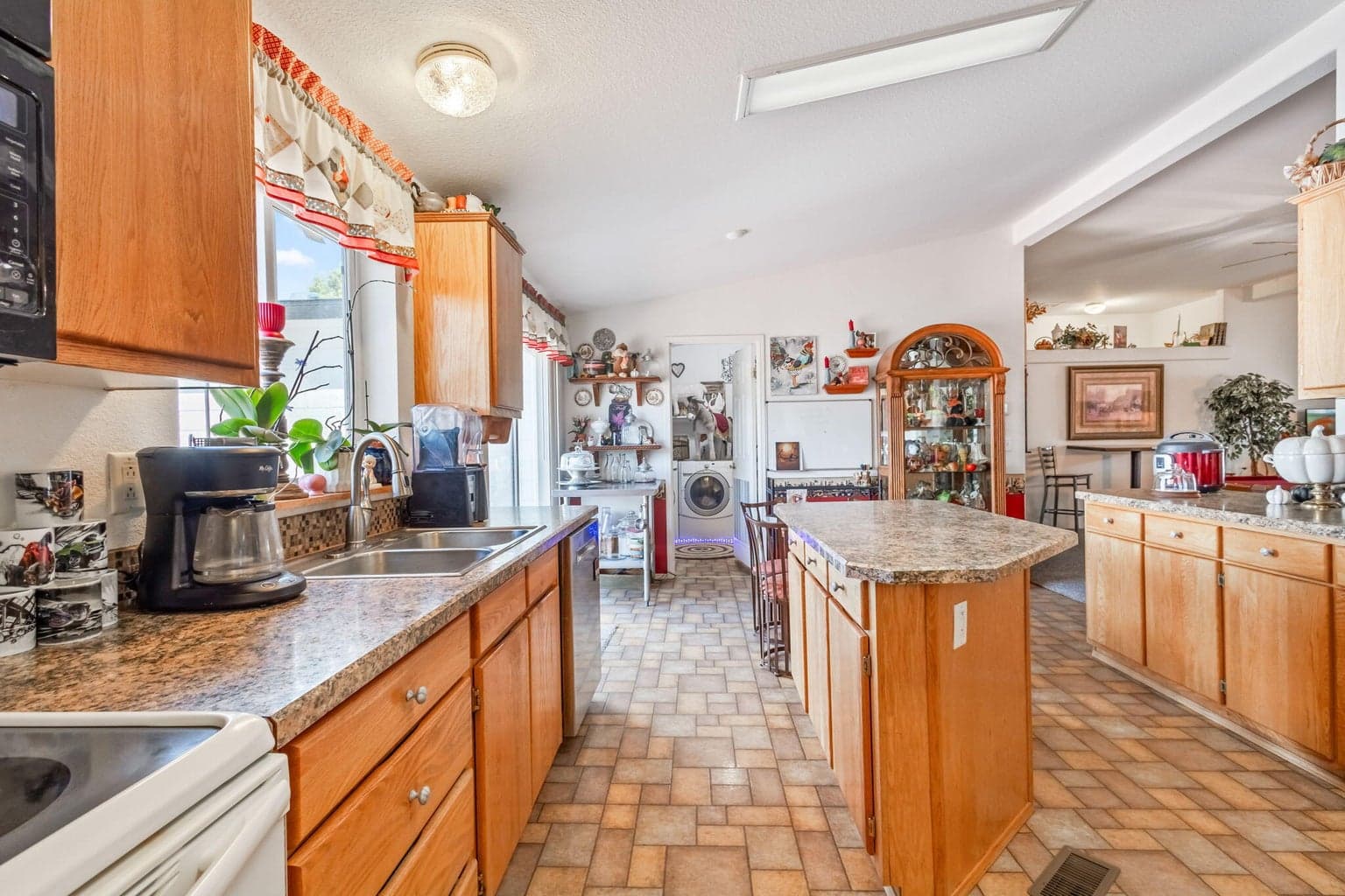 Photo of 5153 SE Jerry Drive 9 of 78