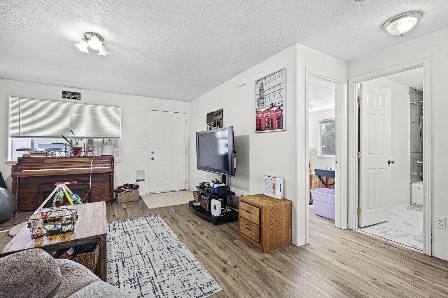 Photo of 937 NW Cains Road 7 of 24