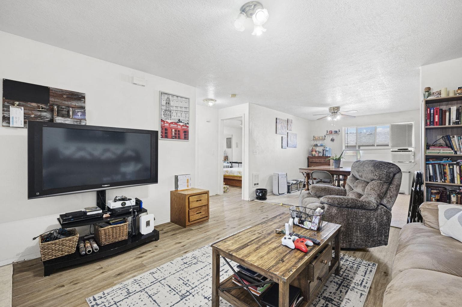 Photo of 937 NW Cains Road 6 of 24