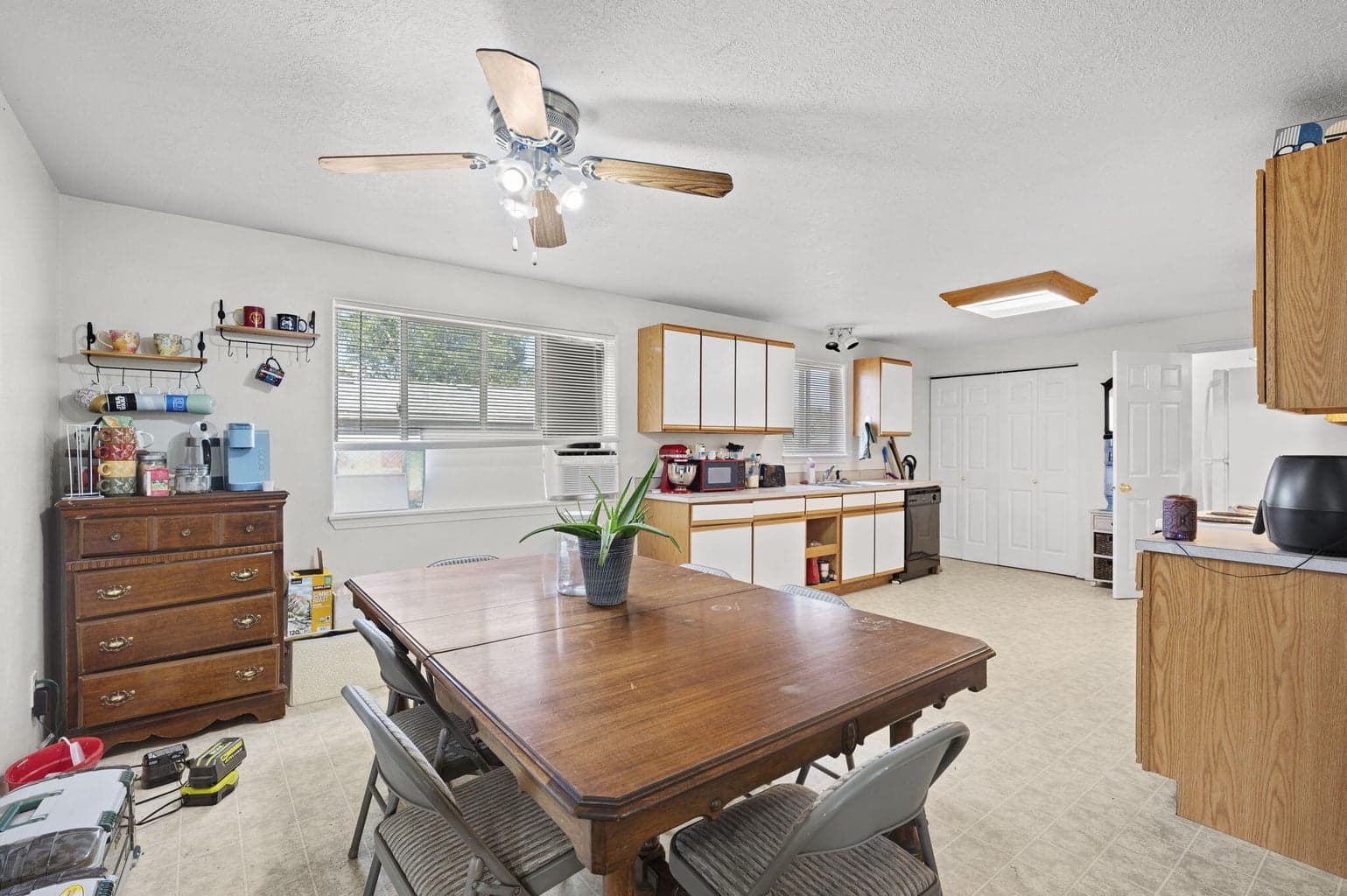 Photo of 937 NW Cains Road 15 of 24