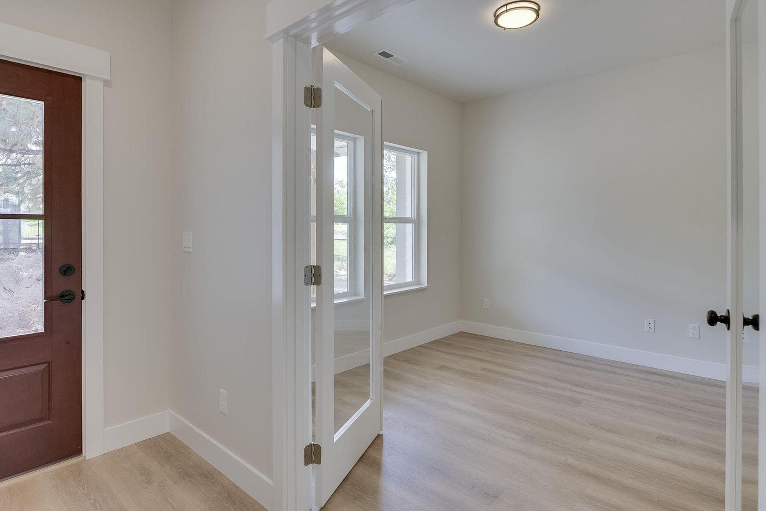 Photo of 330 Royal 6 of 45