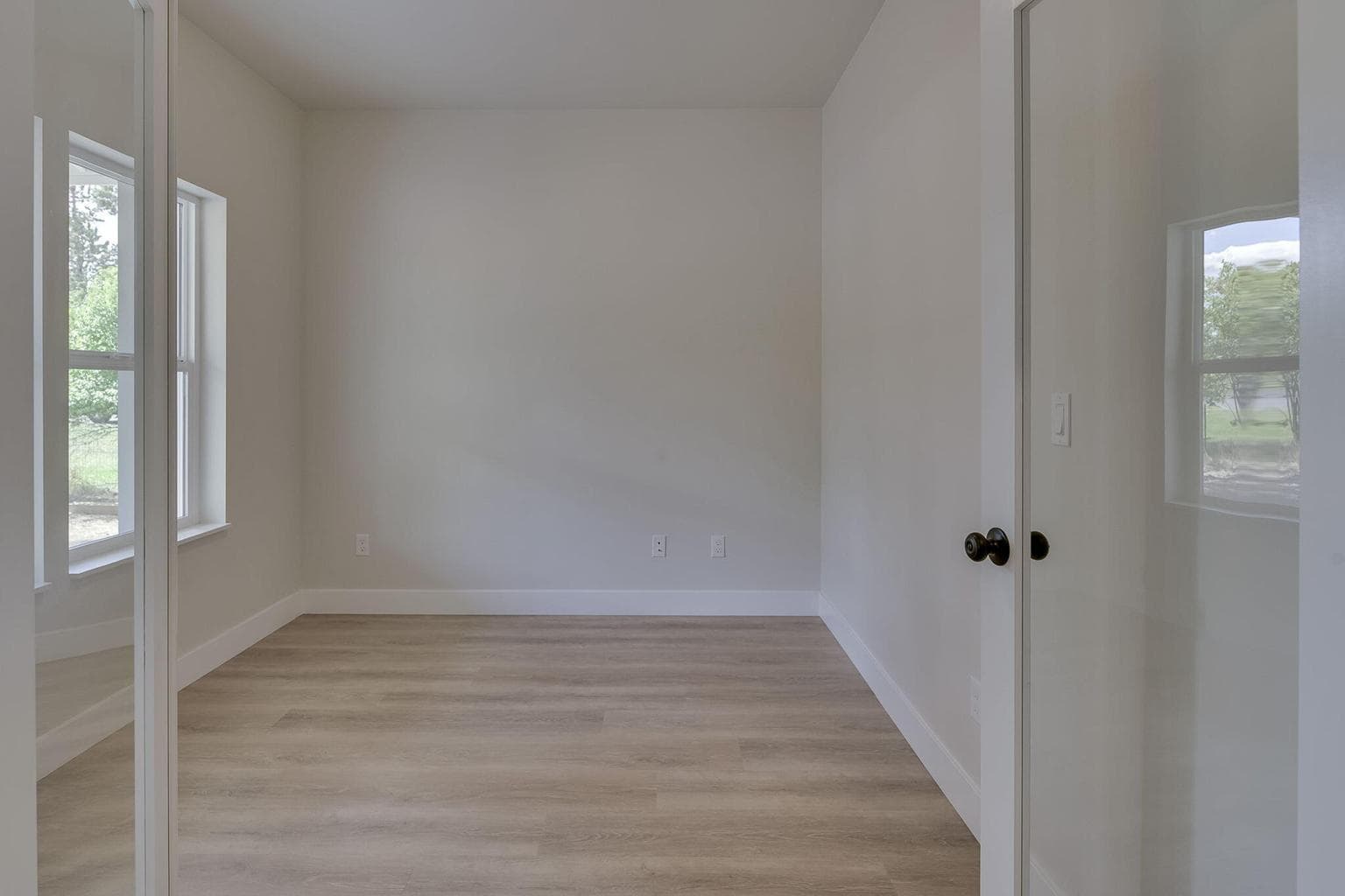 Photo of 330 NE Royal Avenue 7 of 45