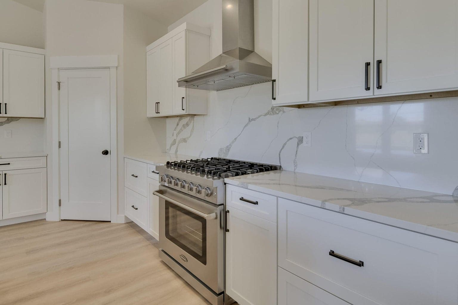 Photo of 330 NE Royal Avenue 20 of 45
