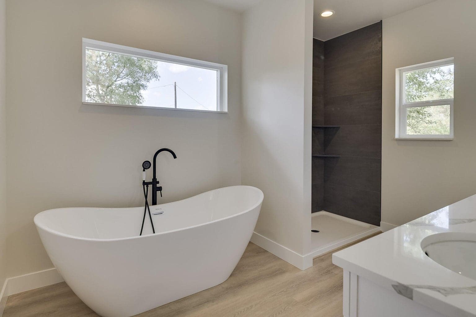 Photo of 330 NE Royal Avenue 23 of 45