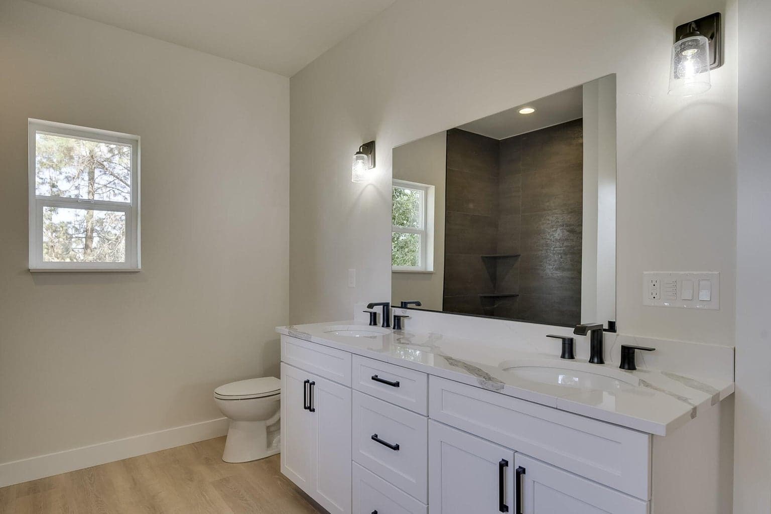 Photo of 330 NE Royal Avenue 24 of 45