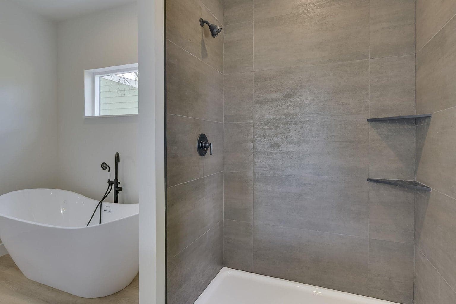 Photo of 330 NE Royal Avenue 25 of 45