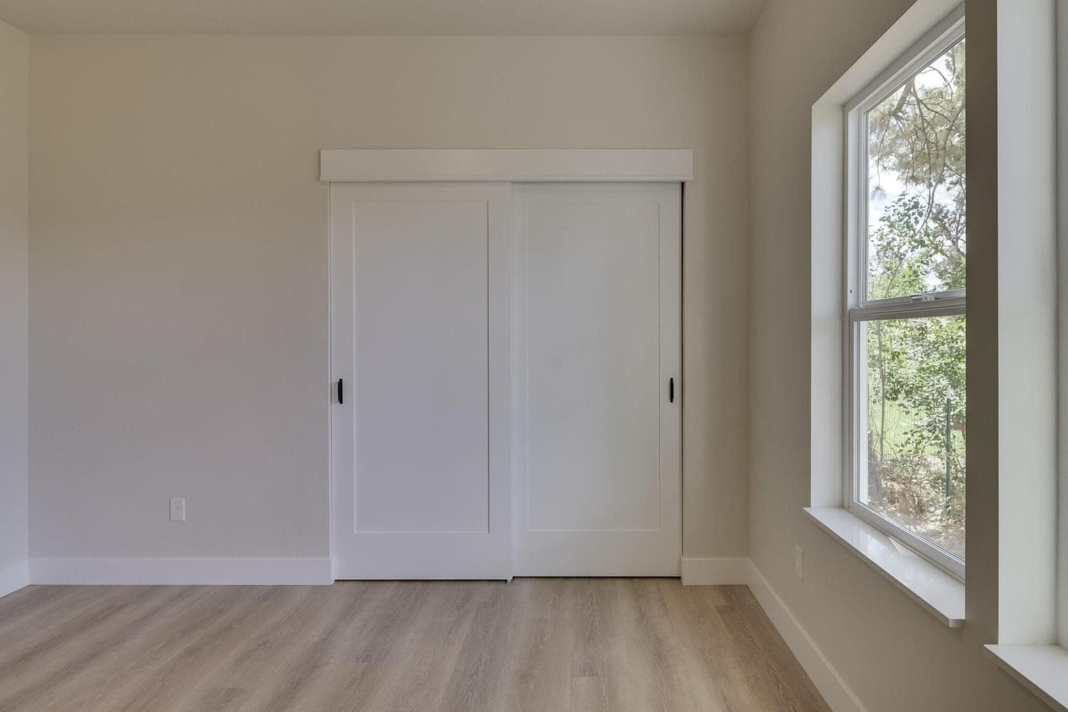 Photo of 330 NE Royal Avenue 28 of 45