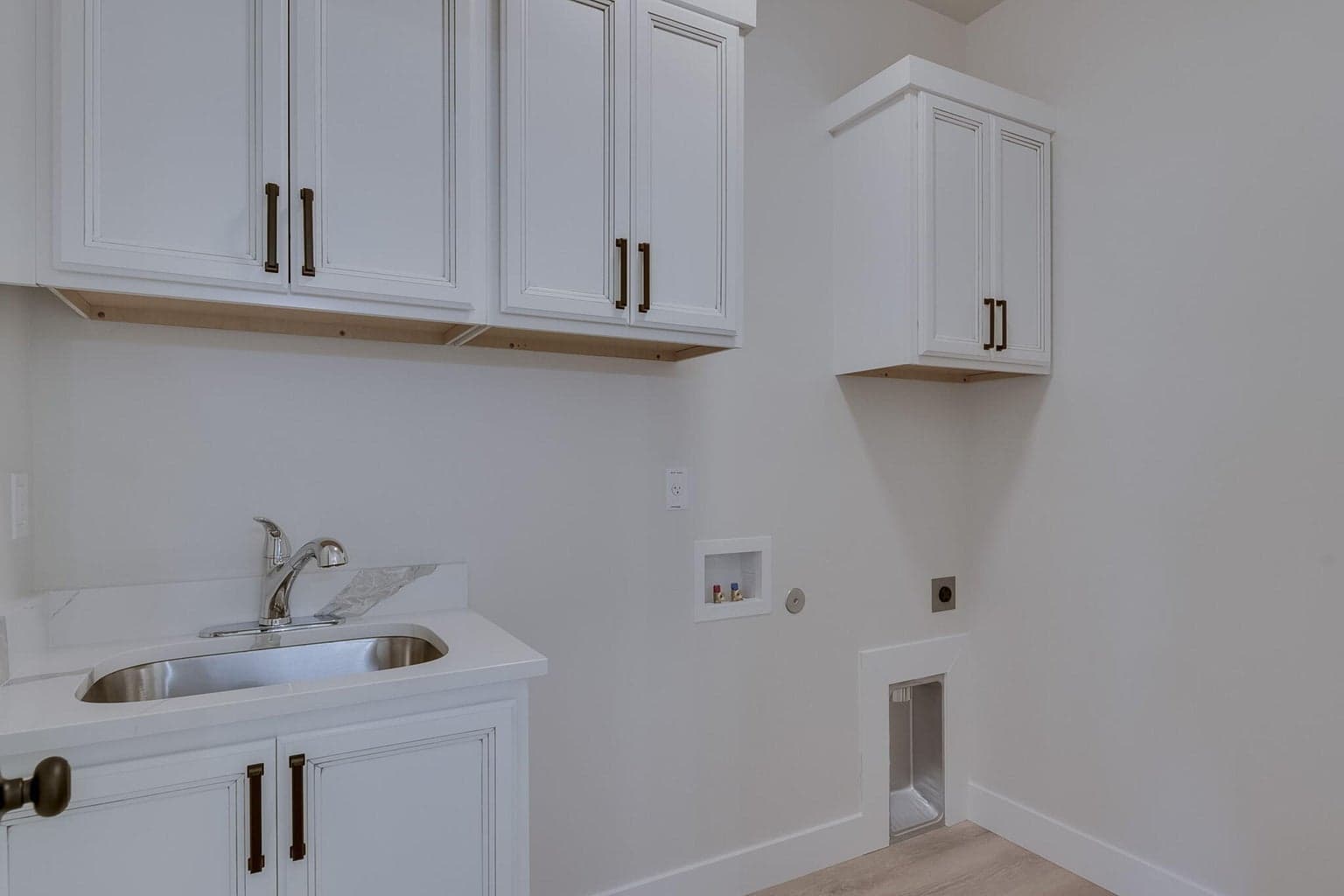 Photo of 330 NE Royal Avenue 29 of 45