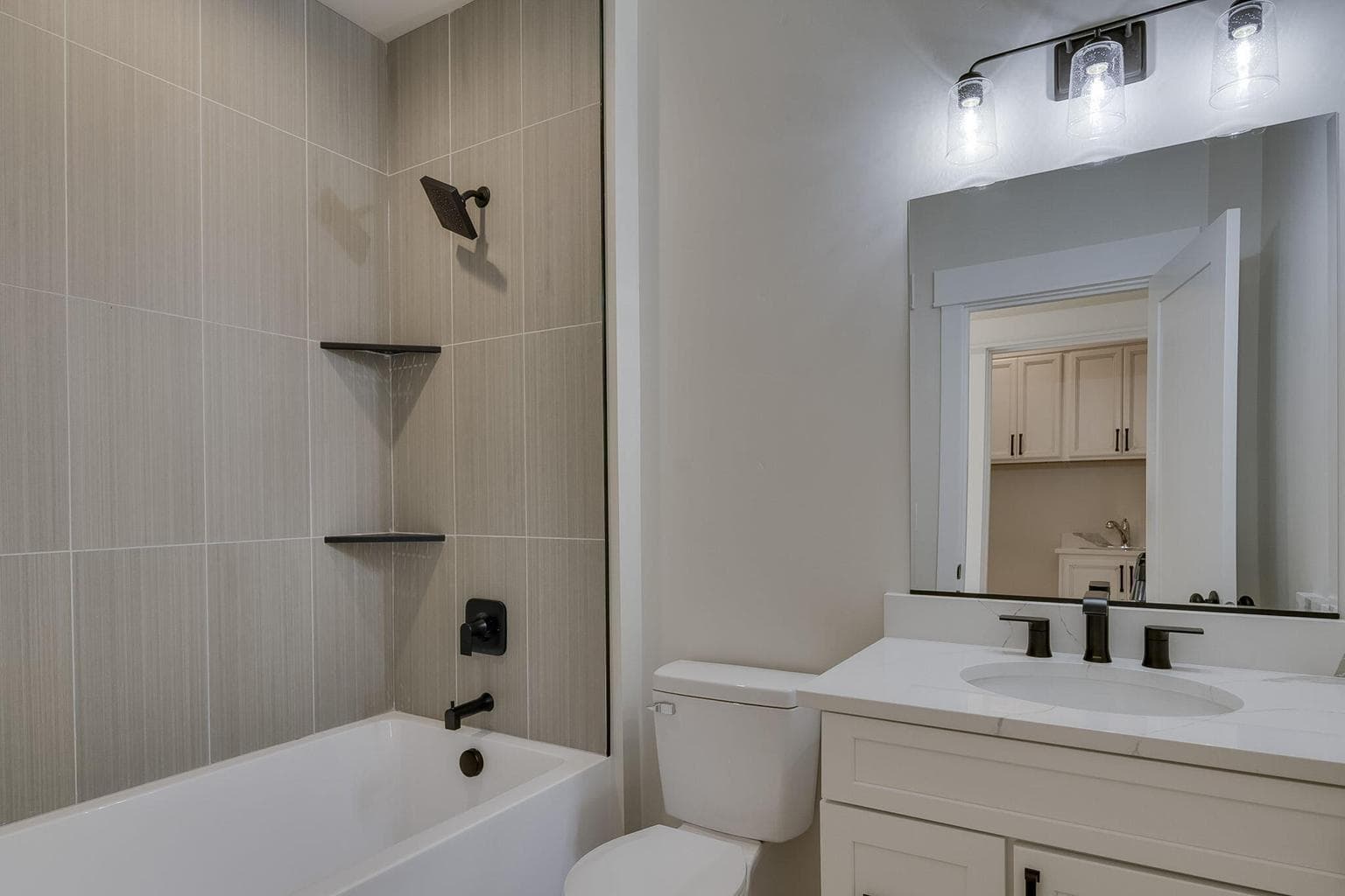 Photo of 330 NE Royal Avenue 30 of 45