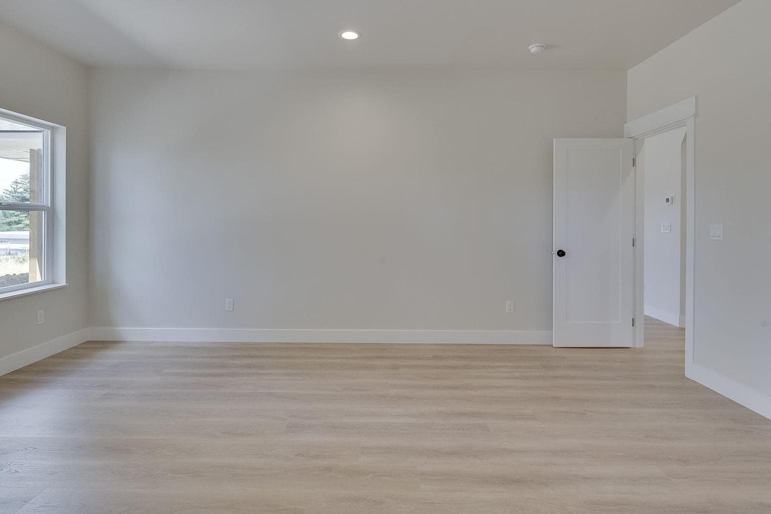 Photo of 330 NE Royal Avenue 36 of 45