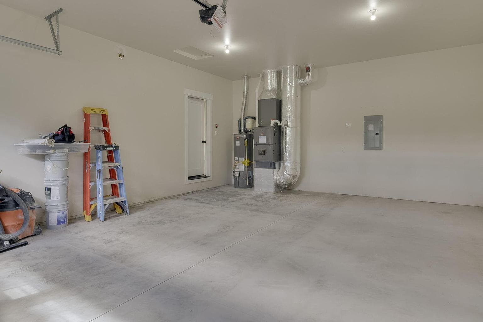 Photo of 330 NE Royal Avenue 38 of 45
