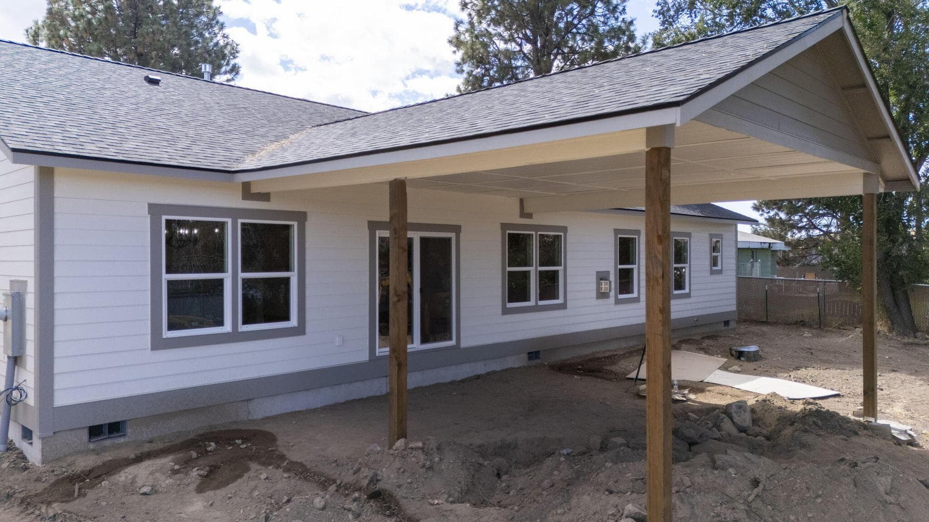 Photo of 330 NE Royal Avenue 42 of 45