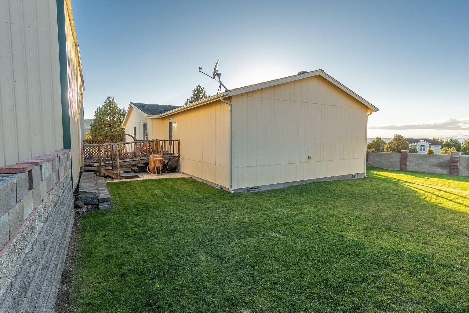 Photo of 6052 SE David Way 6 of 37