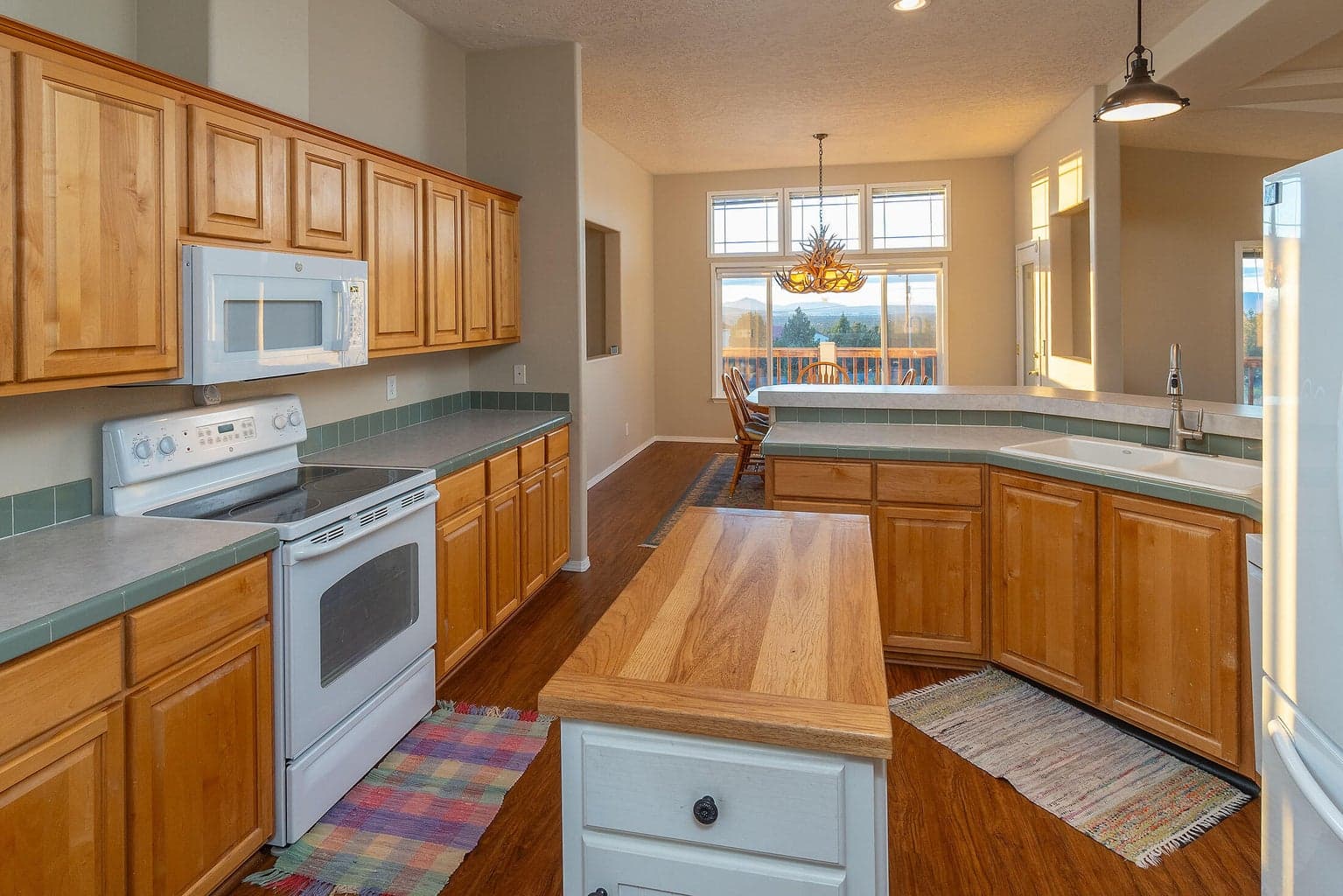 Photo of 6052 SE David Way 18 of 37