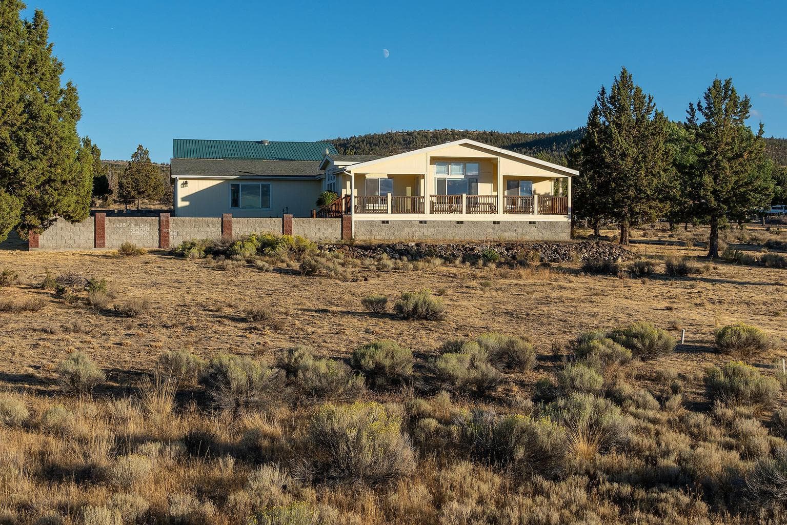 Photo of 6052 SE David Way 21 of 37