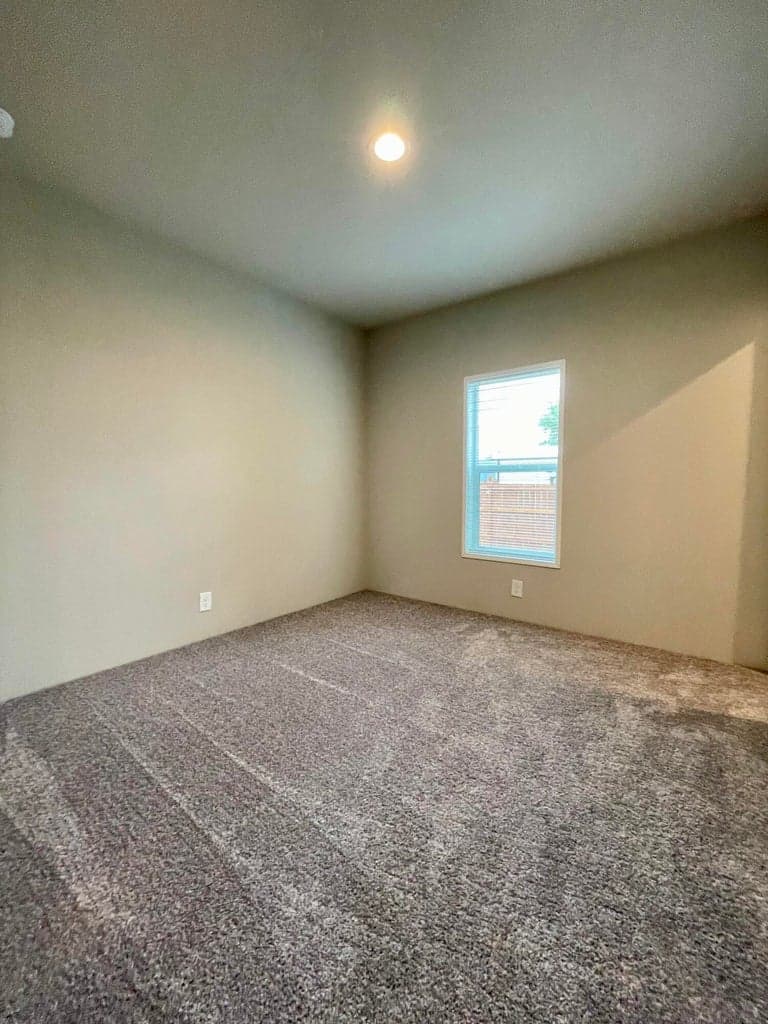 Photo of 1515 NW Fir Avenue 13 of 22