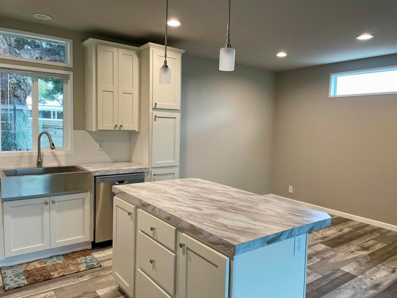 Photo of 1515 NW Fir Avenue 11 of 22