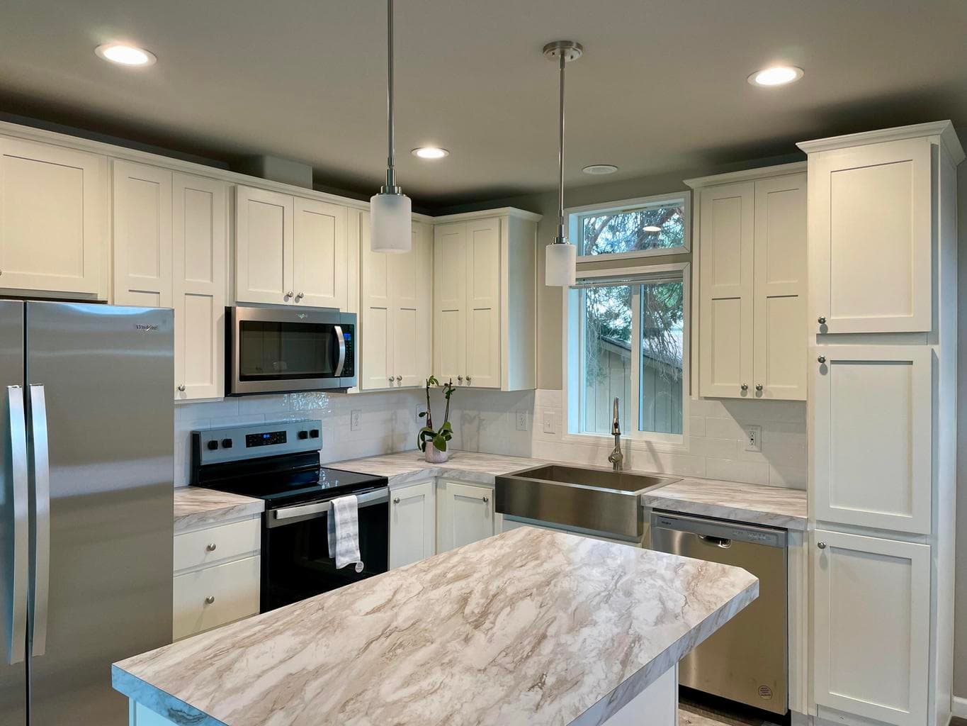 Photo of 1515 NW Fir Avenue 7 of 22