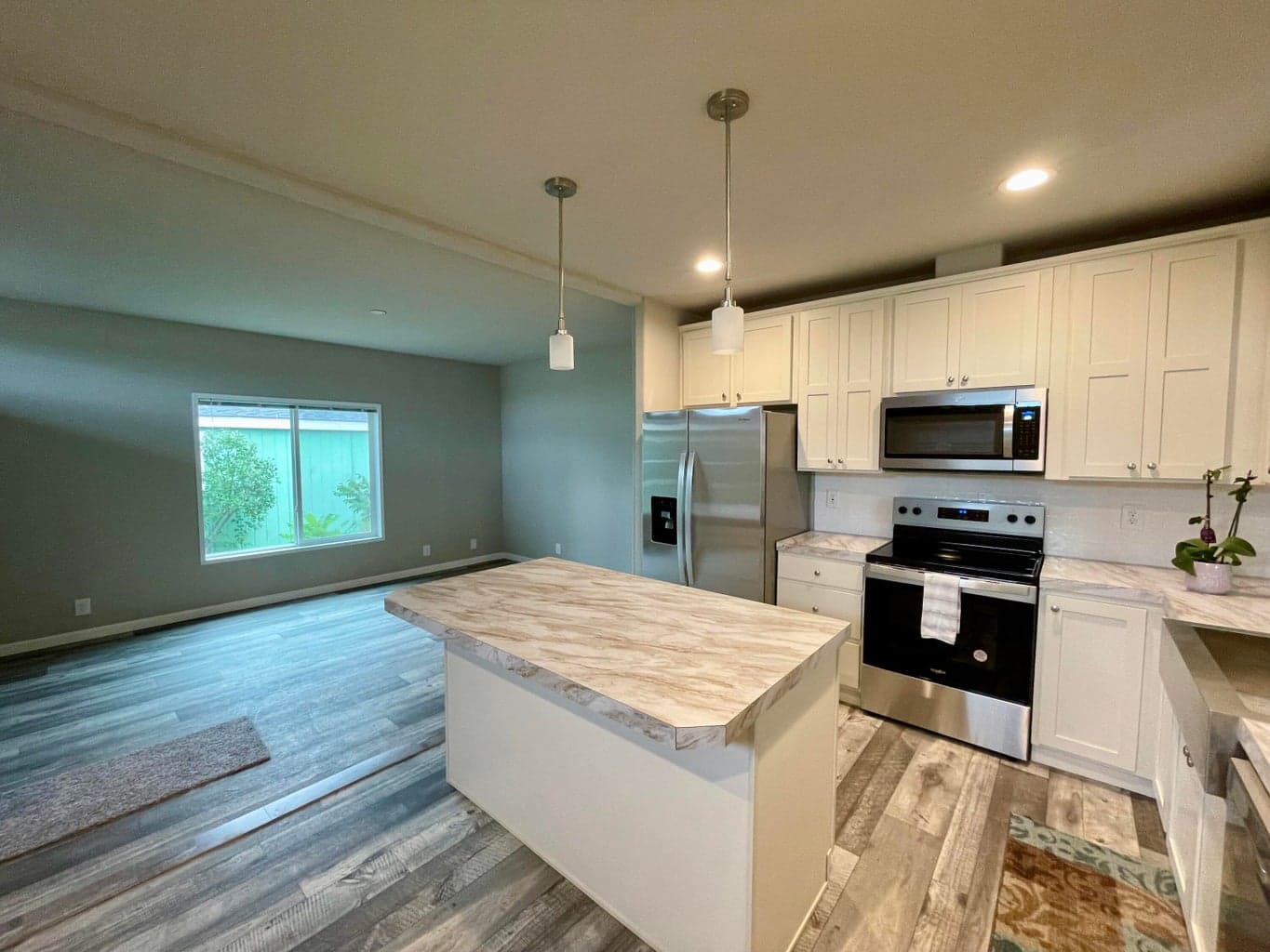 Photo of 1515 NW Fir Avenue 12 of 22