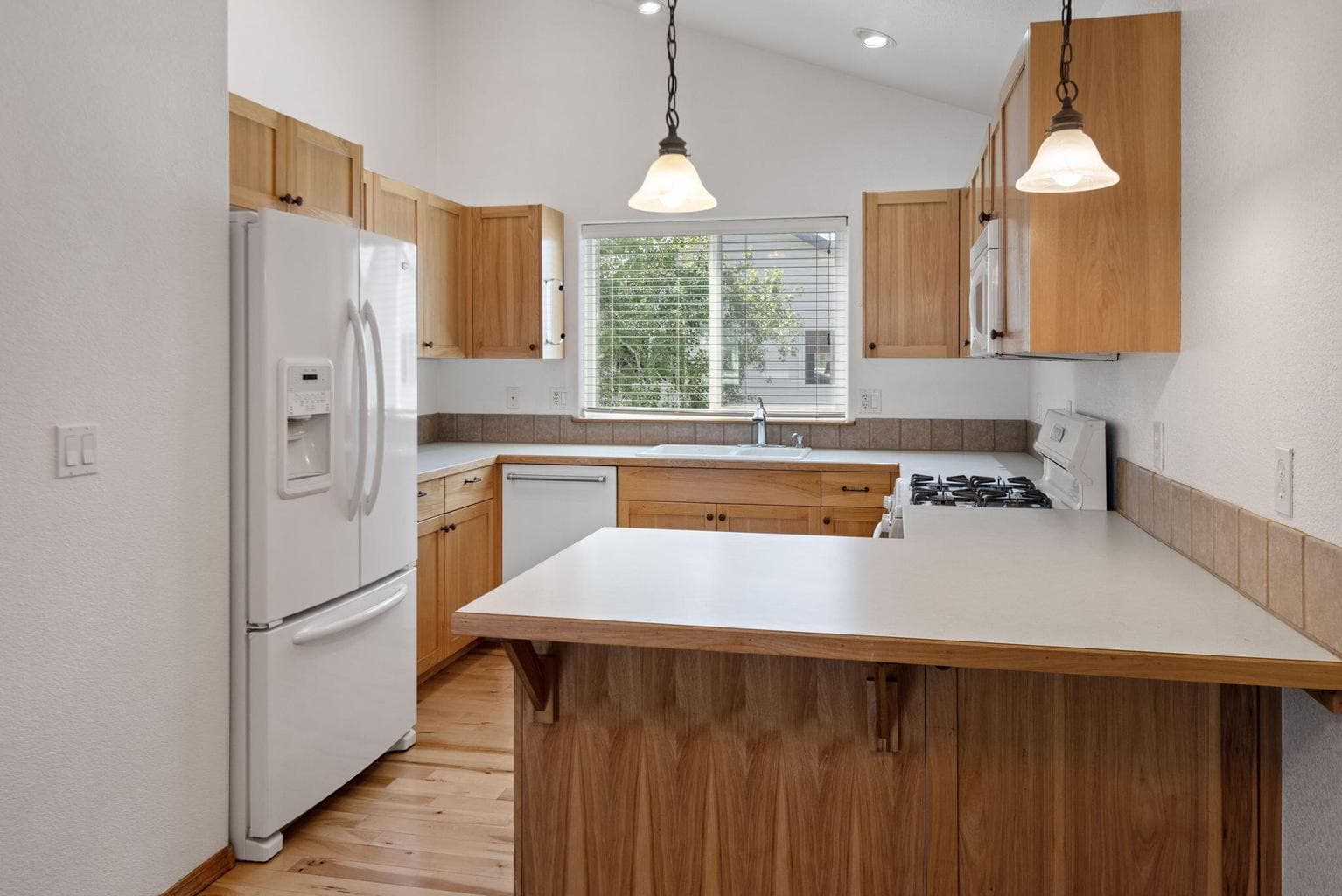 Photo of 438 NW 19th Street 10 of 42