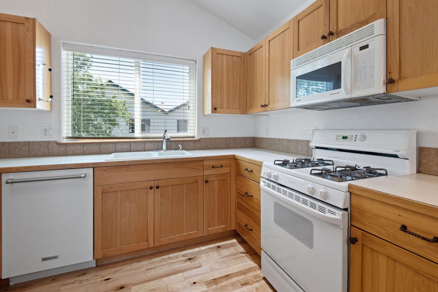 Photo of 438 NW 19th Street 12 of 42
