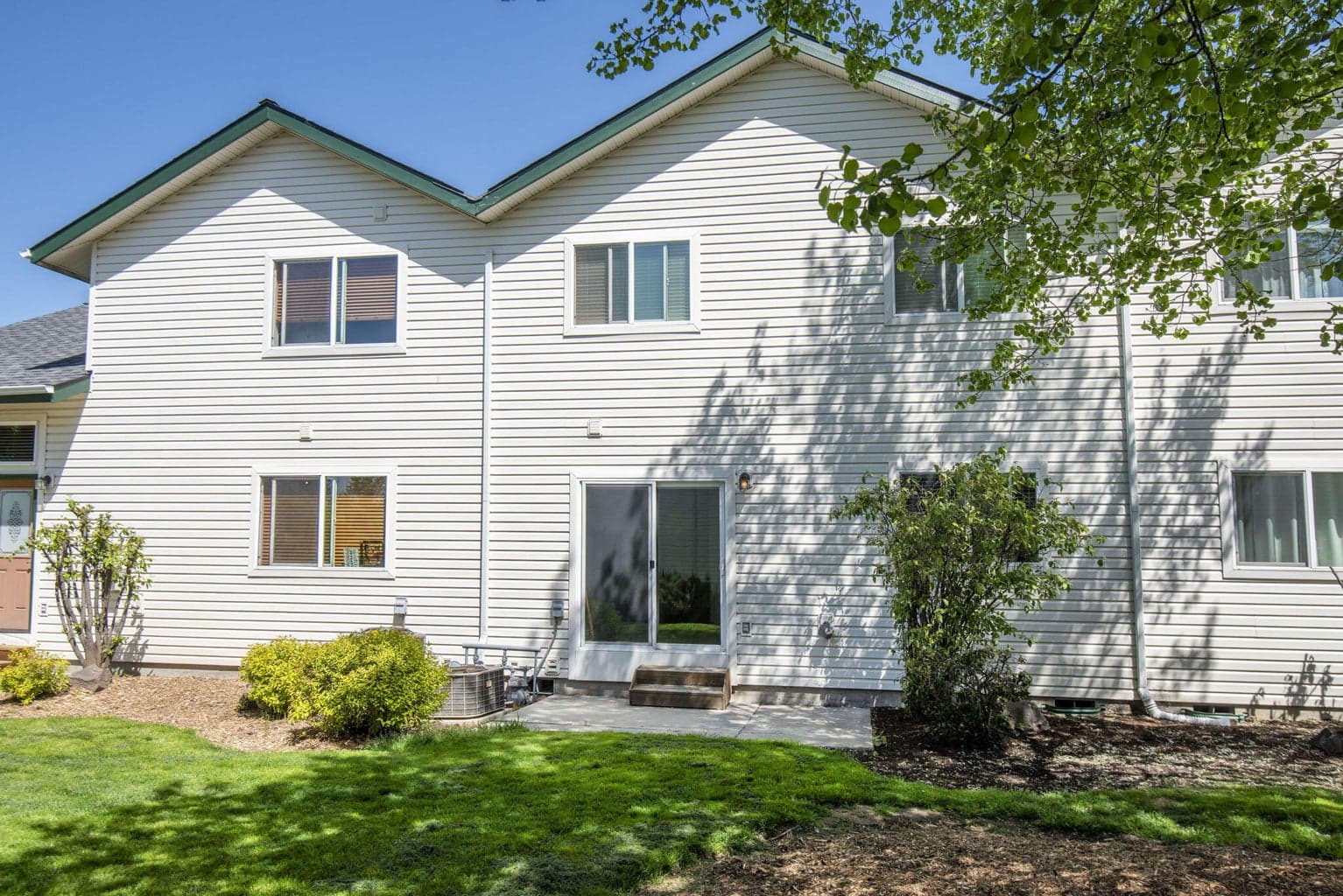 Photo of 438 NW 19th Street 33 of 42