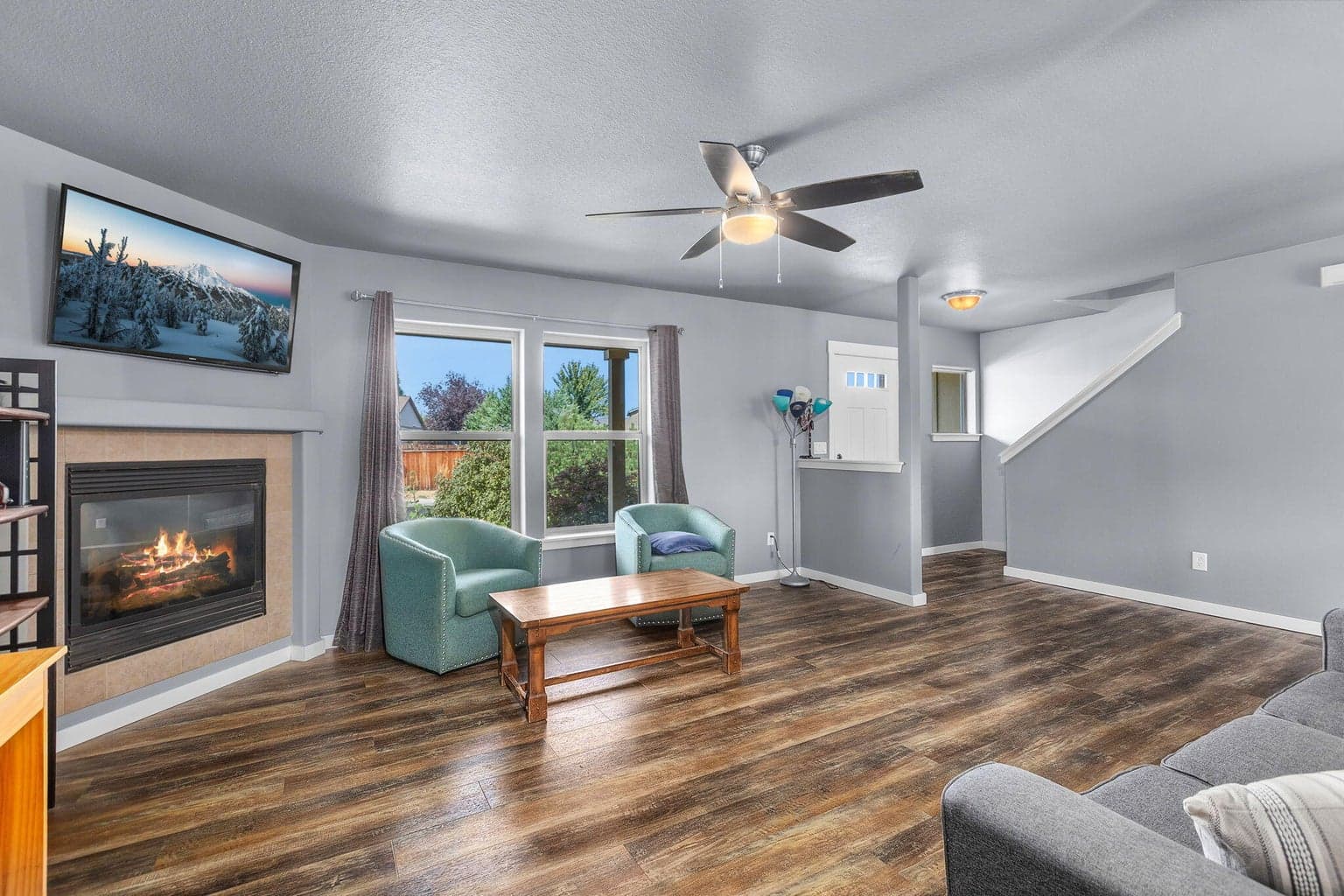 Wood look flooring throughout spacious main level.
