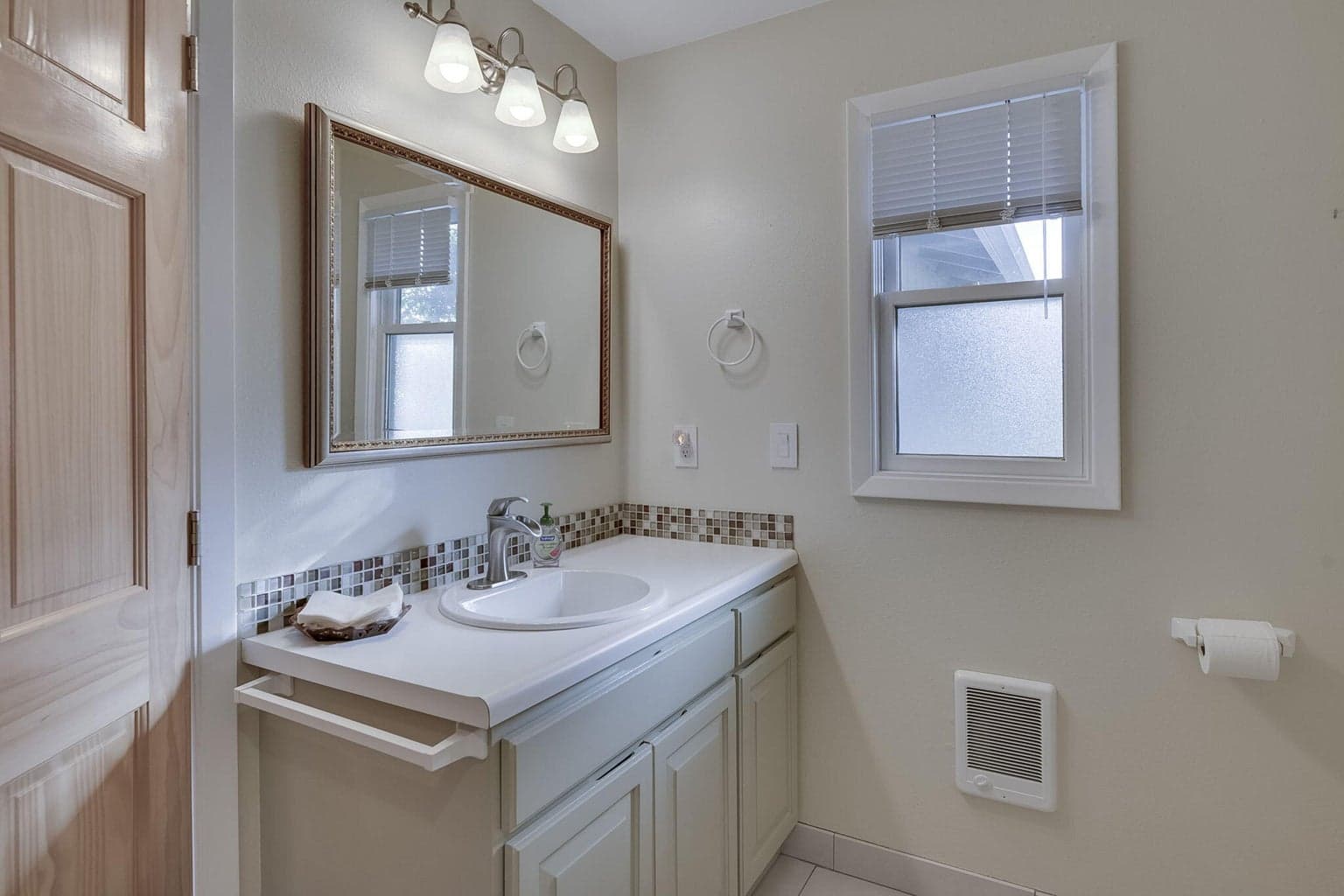 Photo of 7376 SW McVey Avenue 31 of 60