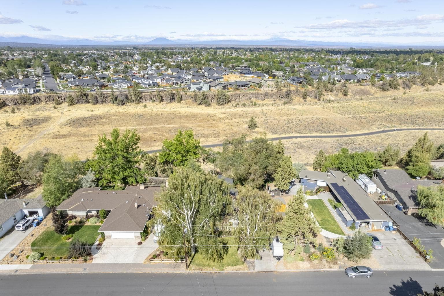 Photo of 637 NW Canyon Drive 31 of 44