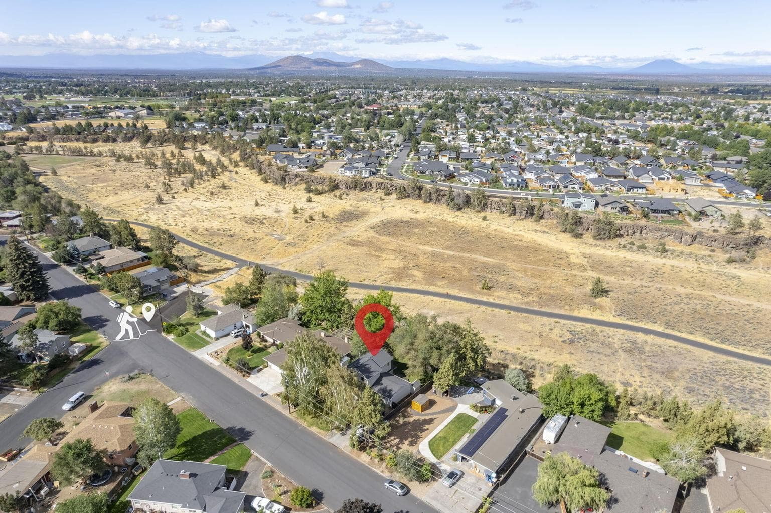 Photo of 637 NW Canyon Drive 32 of 44