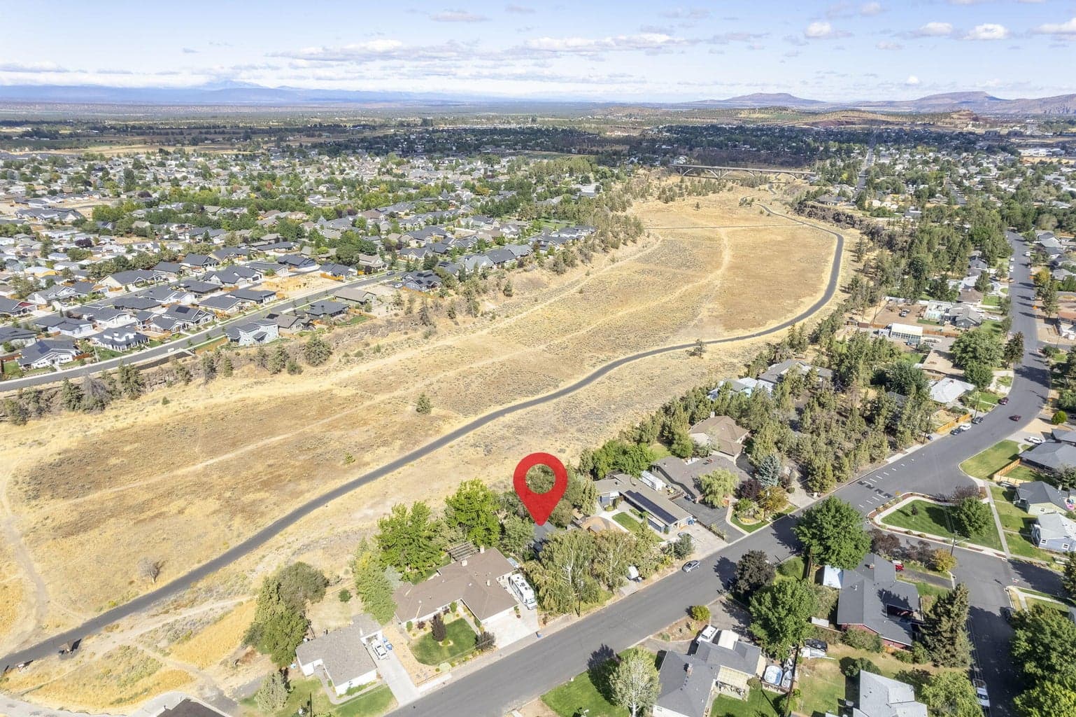 Photo of 637 NW Canyon Drive 33 of 44