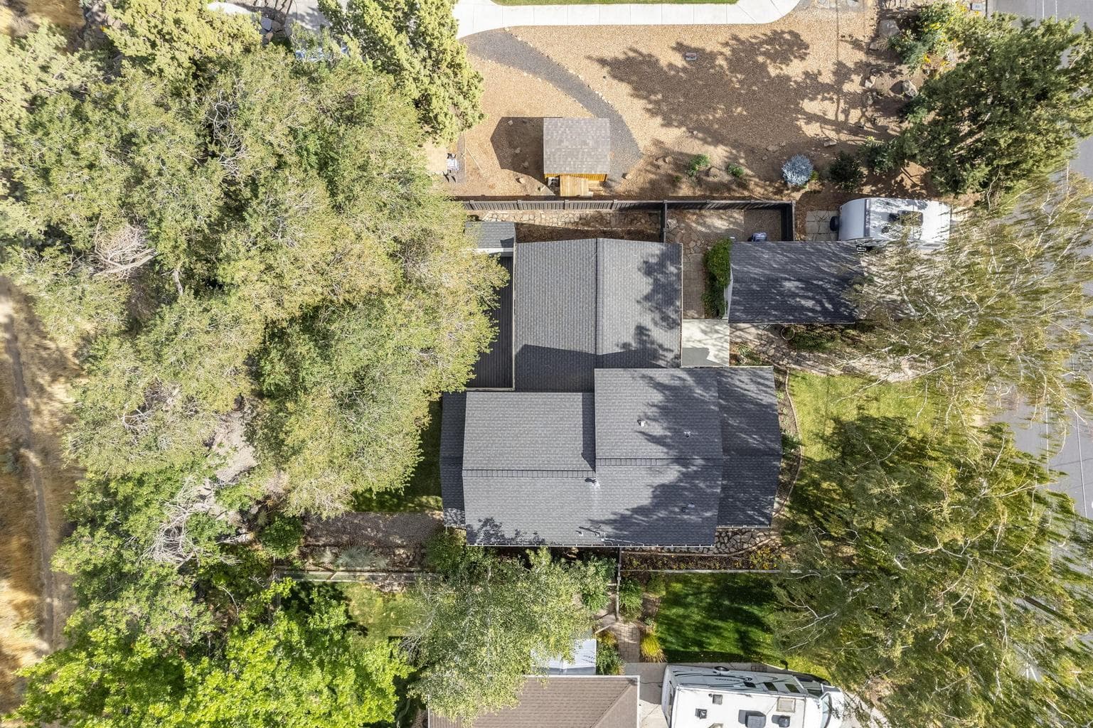 Photo of 637 NW Canyon Drive 38 of 44