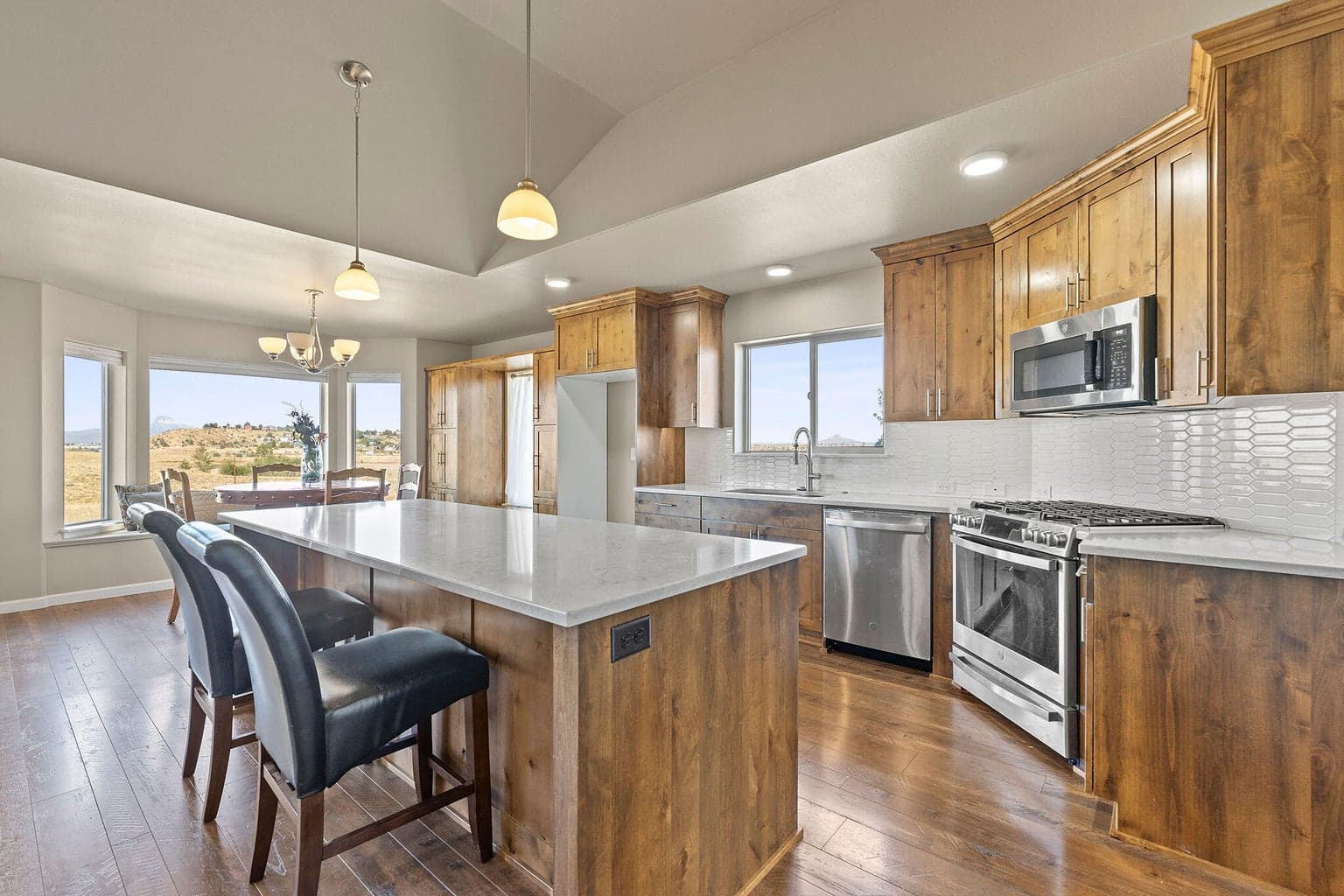 Solid Countertops, Stainless appliances, Large island\breakfast bar