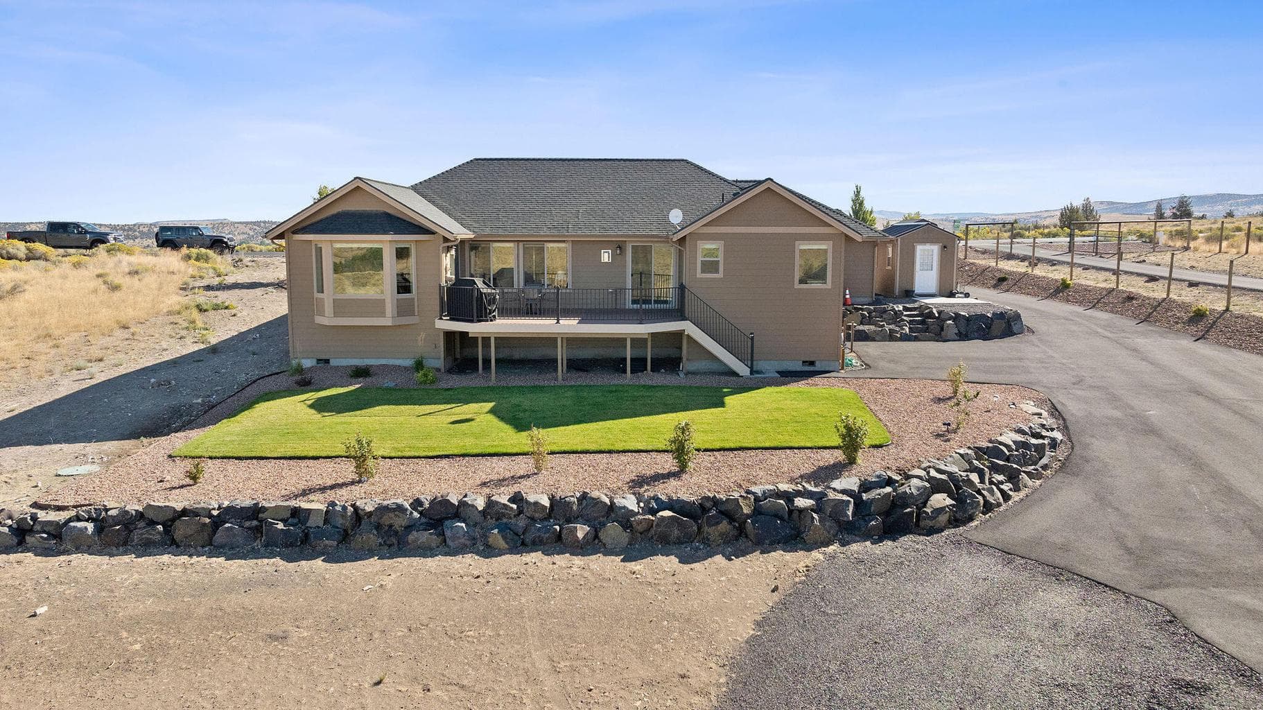 Photo of 2400 NE Hilltop Lane 35 of 41