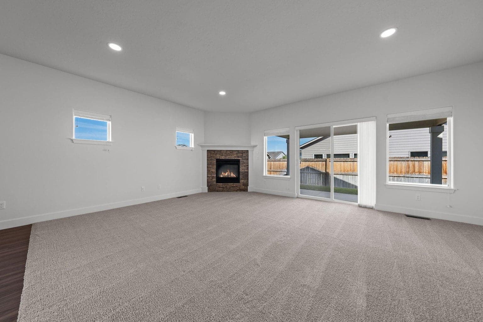 Photo of 320 NW Monte Vista Avenue 7 of 40