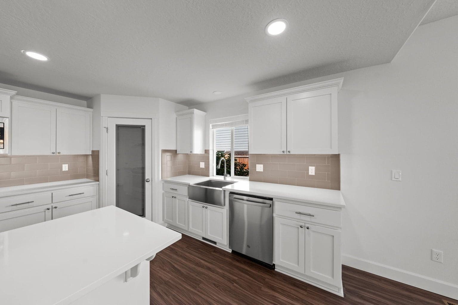 Photo of 320 NW Monte Vista Avenue 15 of 40