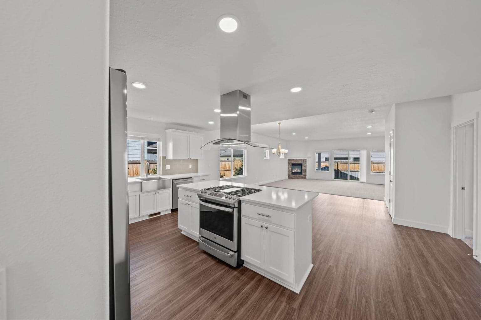 Photo of 320 NW Monte Vista Avenue 16 of 40
