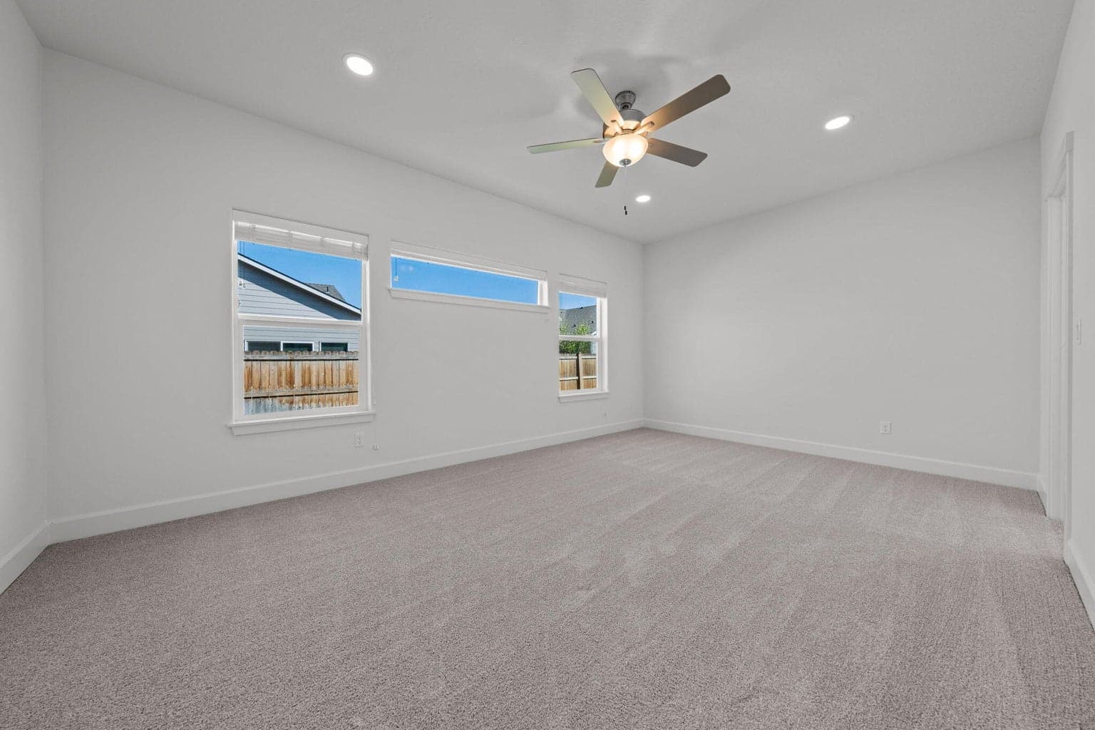 Photo of 320 NW Monte Vista Avenue 20 of 40