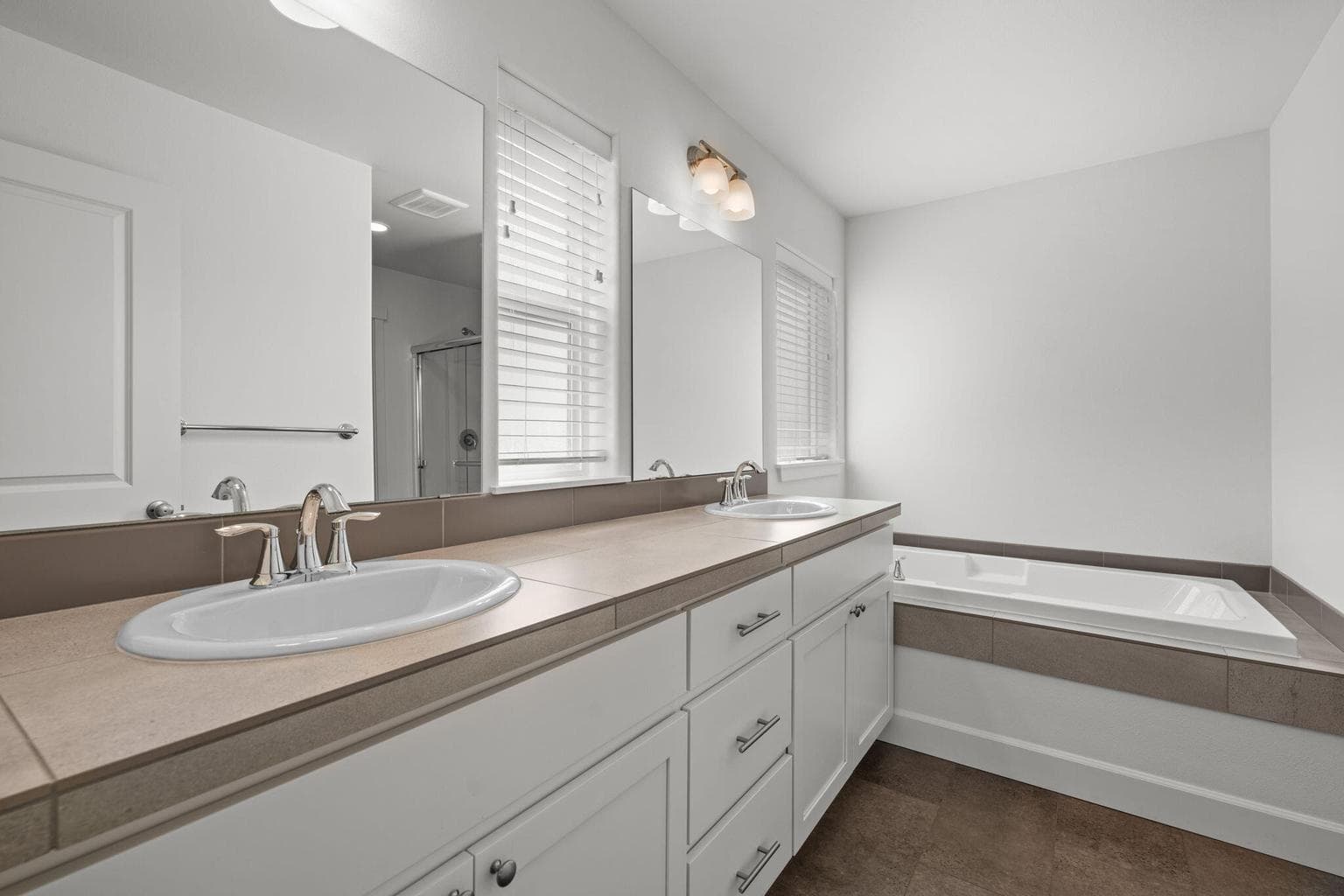 Photo of 320 NW Monte Vista Avenue 22 of 40