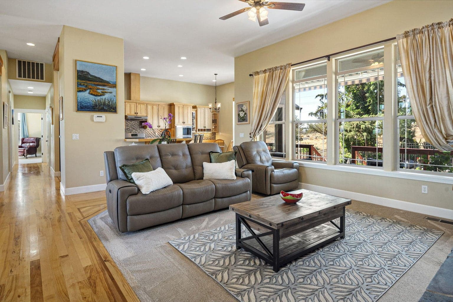 Photo of 2263 Dunlin Court 7 of 49
