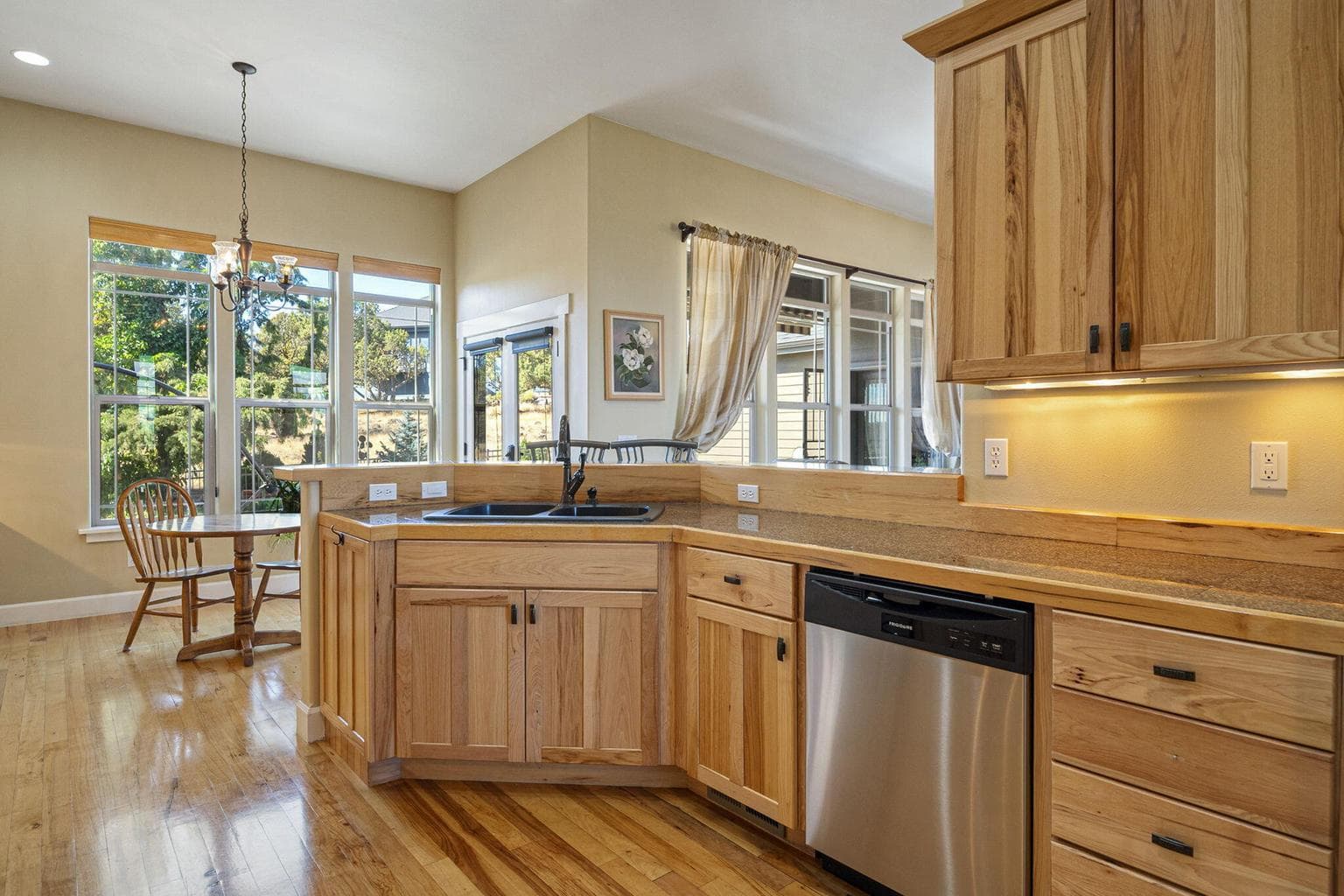 Photo of 2263 Dunlin Court 16 of 49