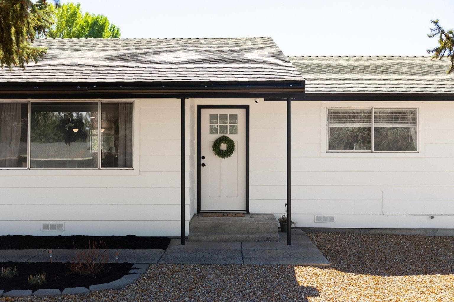 Photo of 2632 SW Yew Avenue 6 of 31